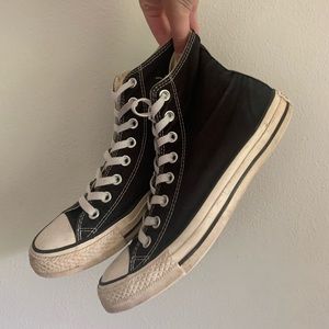 Converse Chuck Taylor All Stars Women’s size 9